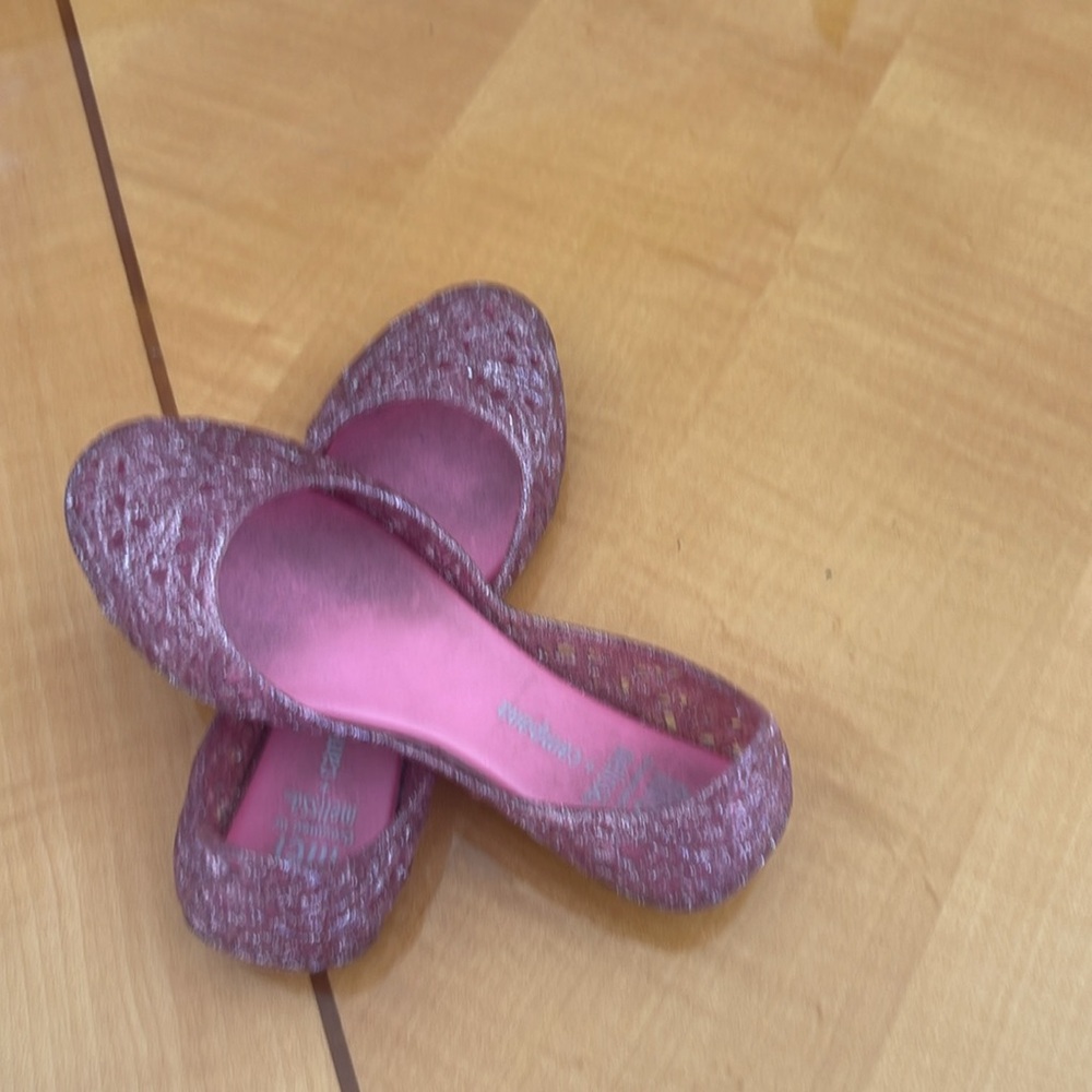 Melissa Kids shoes /size11 color pink good condition